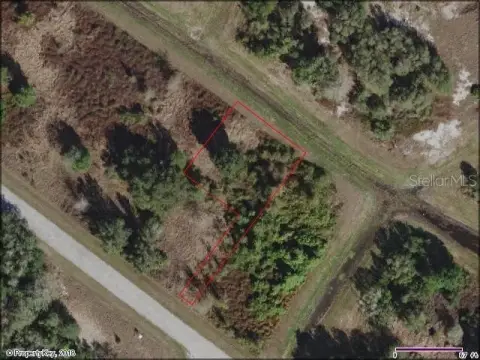 Residential Land in Poinciana, FL