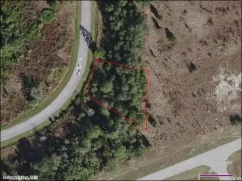 Residential Land in Poinciana, FL