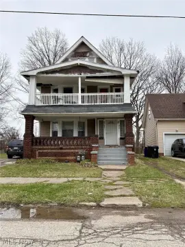 Turnkey Income-Producing Triplex in Cleveland