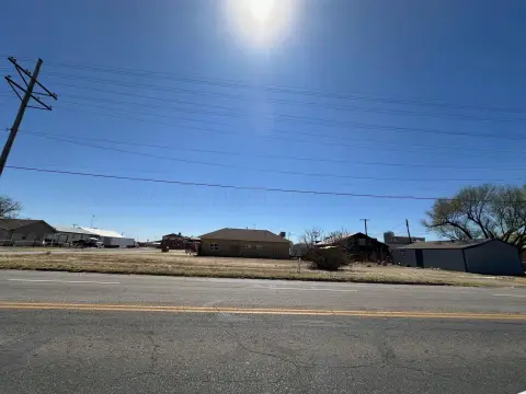 Commercial Lot on NE 3rd