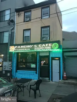 Mixed-Use Restaurant Building