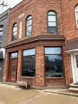 Retail Storefront with Dual Entrances