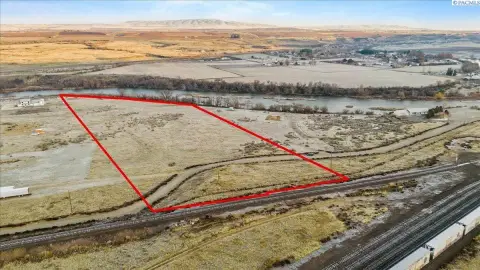 Riverfront Land Near Prosser, WA
