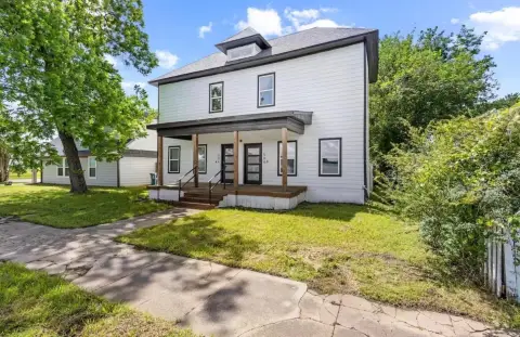Renovated Duplex with Covered Outdoor Space