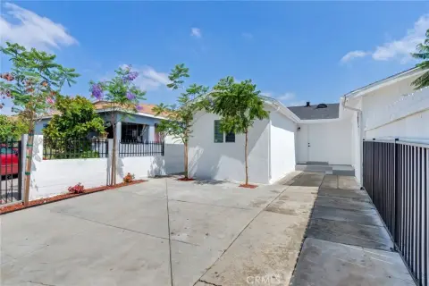 Income-Producing Los Angeles Residence