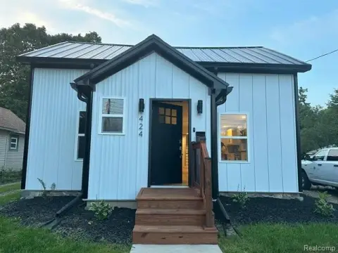 Historic Farmhouse in Charlotte, MI