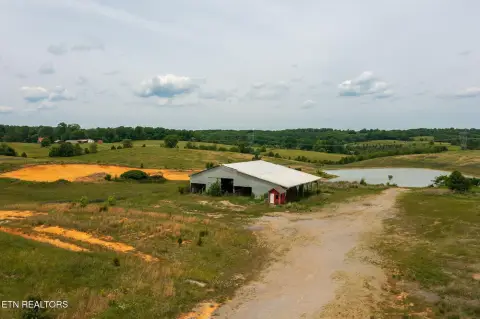 Loudon, TN Land with Barn