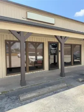 Retail Space in Sulphur Springs