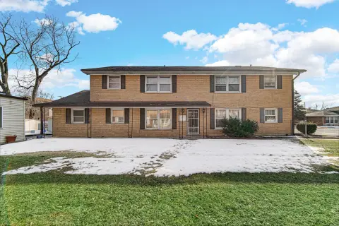 Brick 4-Unit Multifamily with Heated Rec