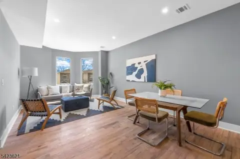 Renovated Duplex-Style Home in Jersey