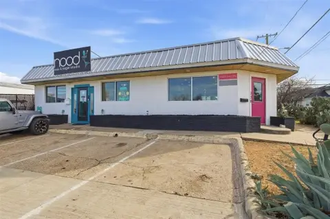 Retail Suites Near Bishop Arts