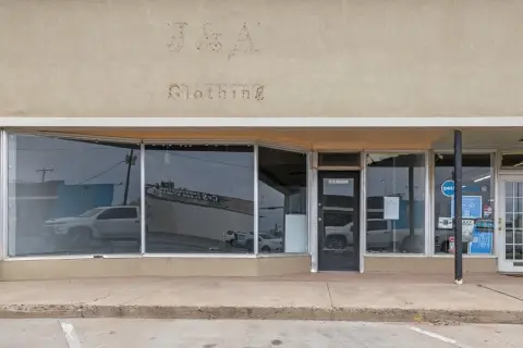 Retail Space in Andrews, Texas