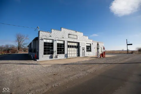 Historic Mixed-Use Gem in Kewanna