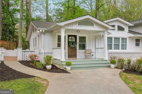 Charming Home in Leafmore Hills