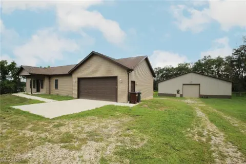 Medina Mixed-Use Industrial Property