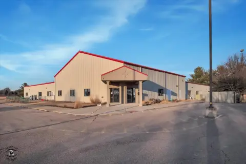 Yorkville School Building on Acreage