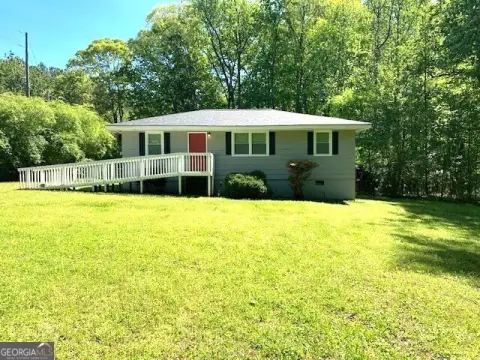 Renovated Live-Work Property
