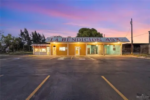 Restaurant With Commercial Kitchen