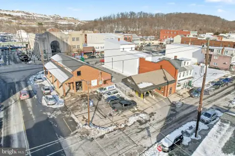 Brick Strip Center With Drive-Through