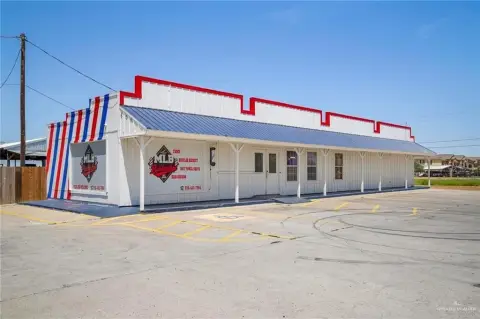 Tenant-Occupied Restaurant Building