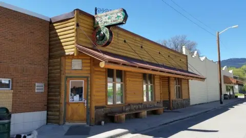 Downtown Bar and Pub with Kitchen