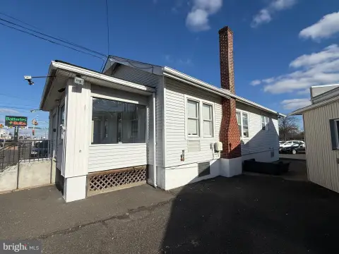 Commercial Space on Busy Highway