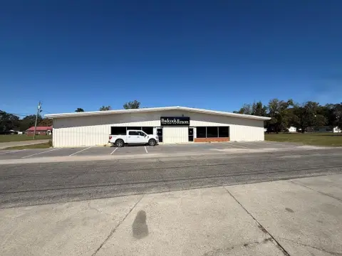 Geneva, AL Commercial Building