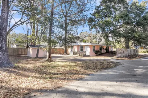 Duplex with Oversized Lot