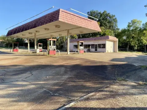 Paris, TX Retail Opportunity