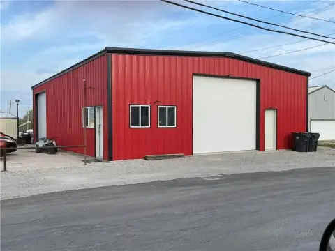 Commercial Property in Growing Community