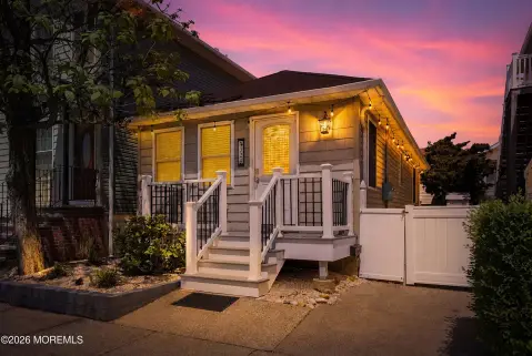 Renovated Duplex with Two Cottages