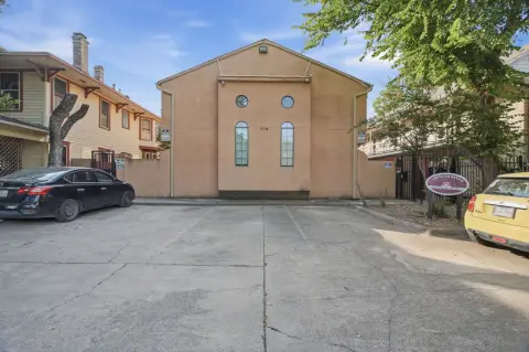 8-Unit Apartment Building