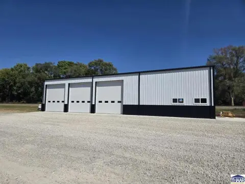 Flex Space with Heated Workshop