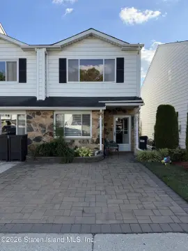 End-Unit Townhouse with Yard