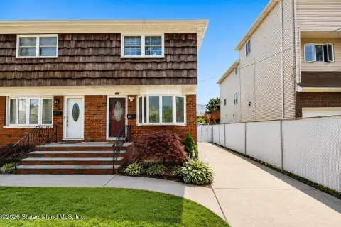 Colonial Single-Family Home