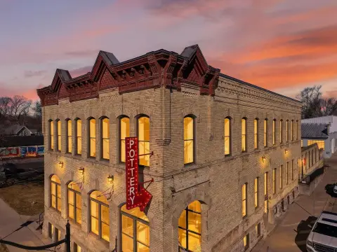 Downtown Lake Mills Live/Work Loft