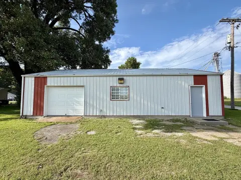 Commercial Warehouse Outbuilding