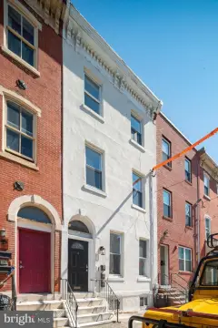 Fully Leased Triplex in Philadelphia