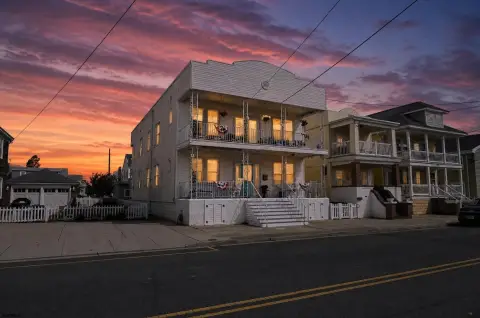 Four-Unit Quadplex with Decks