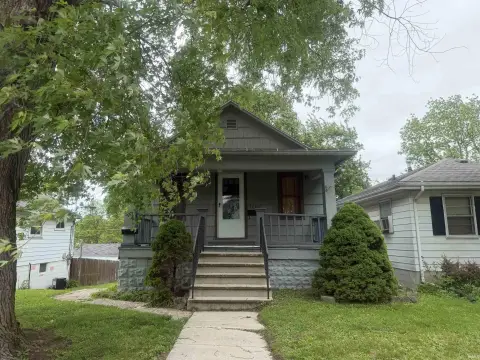 Fort Wayne Duplex with Garage