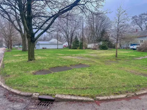 Corner Lot in Niles, MI