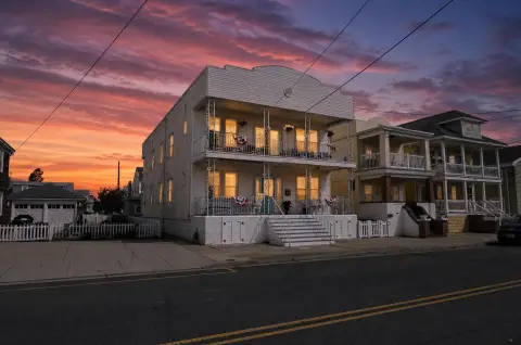 4-Unit Quadplex with Decks