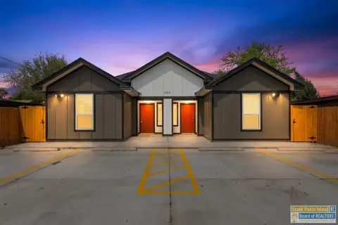 Fenced Duplex with Patio