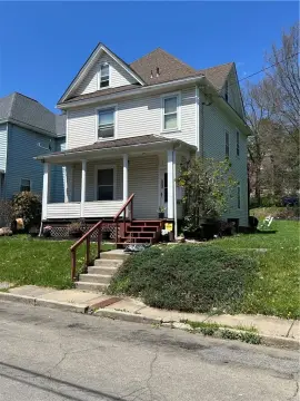 Up-Down Duplex with Off-Street Parking
