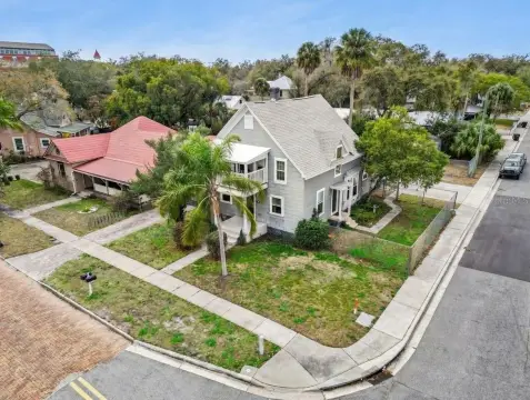 Kissimmee Duplex on Corner Lot