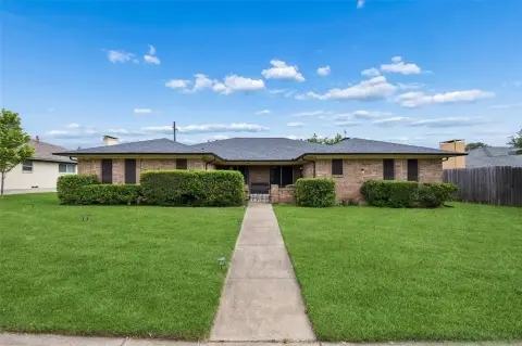 Spacious Dallas Duplex Investment Opportunity