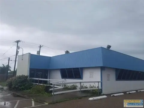 Restaurant with Equipped Kitchen