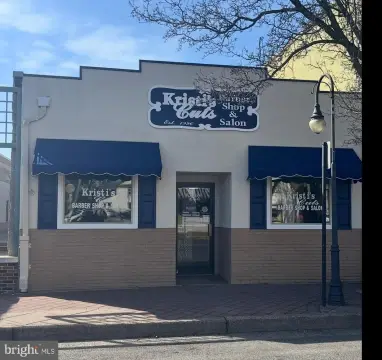 Downtown Retail Salon Building