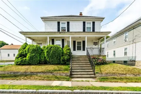 Duplex with Wheelchair Lift