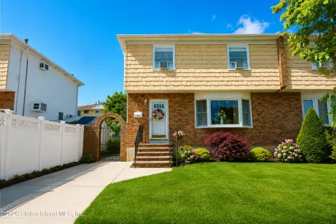 Semi-Attached Single-Family Home
